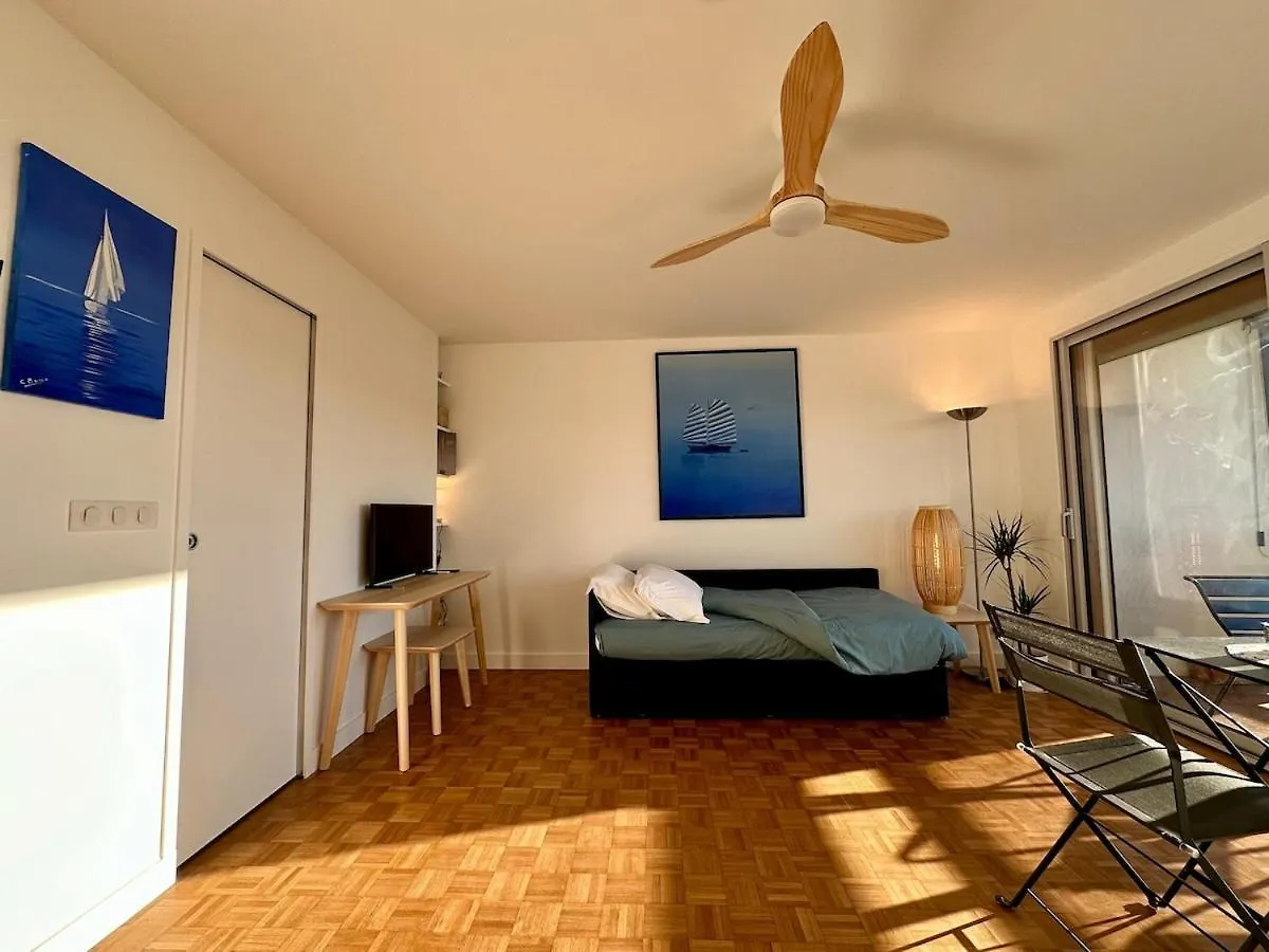 Mobility Lease- Sunny Studio With Large Balcony, Park View At Paris 15 0*,