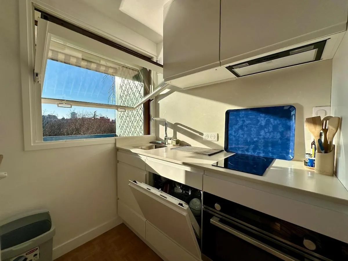 Mobility Lease- Sunny Studio With Large Balcony, Park View At Paris 15 0*,  France