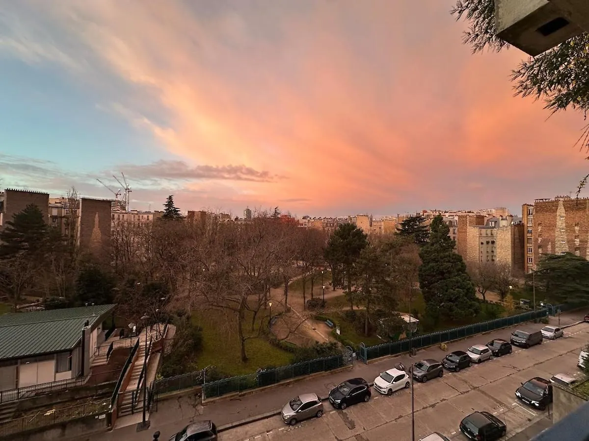 Mobility Lease- Sunny Studio With Large Balcony, Park View At Paris 15 France