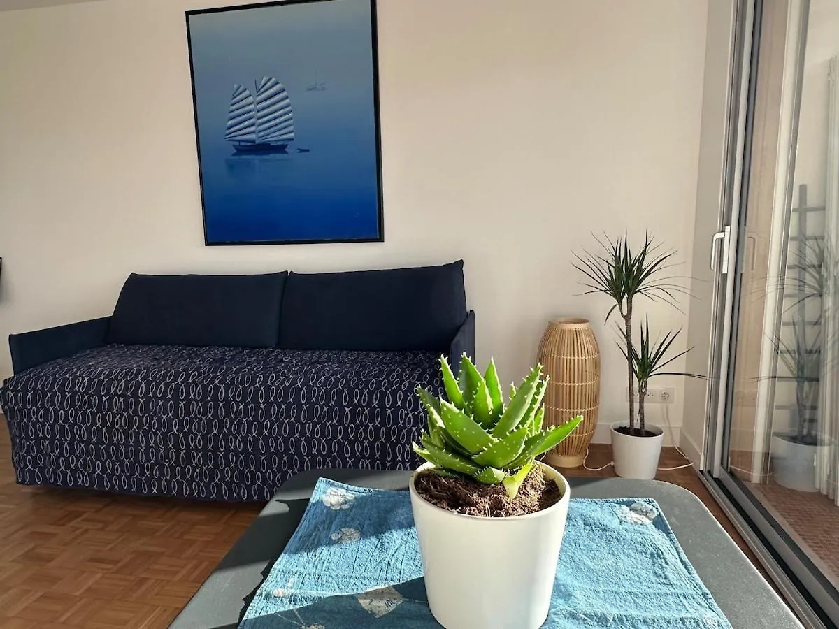 Apartment Mobility Lease- Sunny Studio With Large Balcony, Park View At Paris 15