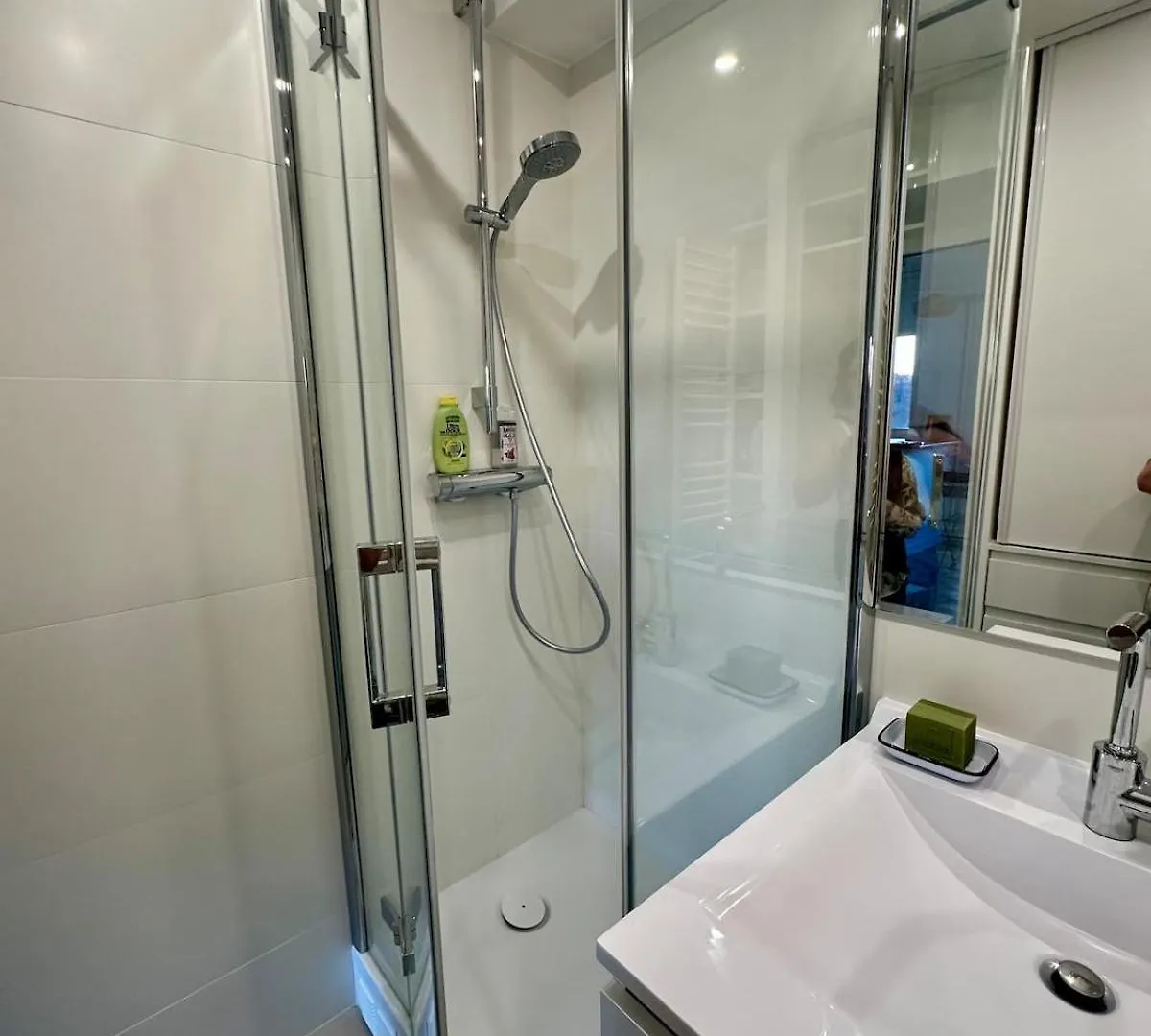 Mobility Lease- Sunny Studio With Large Balcony, Park View At Paris 15 Apartment