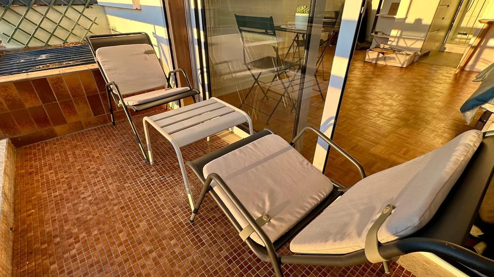 Mobility Lease- Sunny Studio With Large Balcony, Park View At Paris 15 France