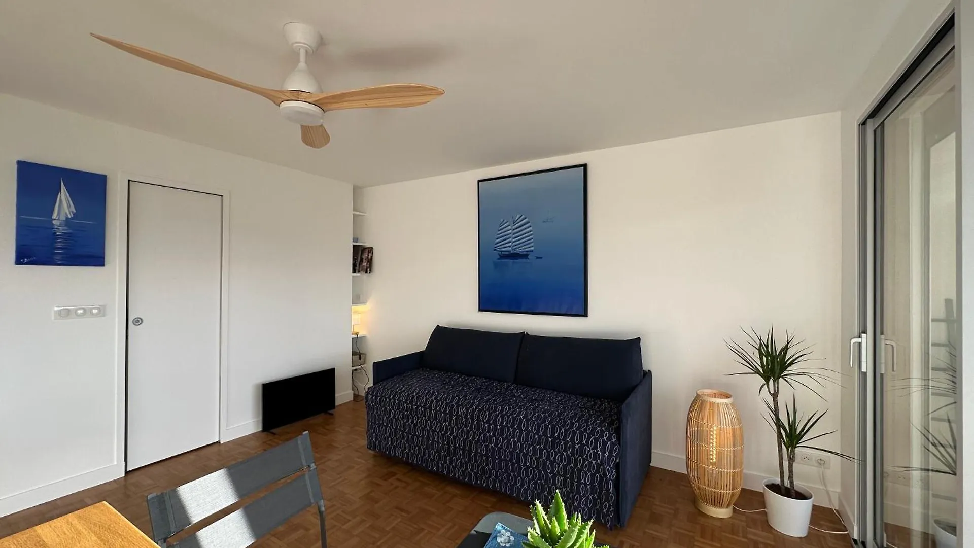 Mobility Lease- Sunny Studio With Large Balcony, Park View At Paris 15 0*,  France
