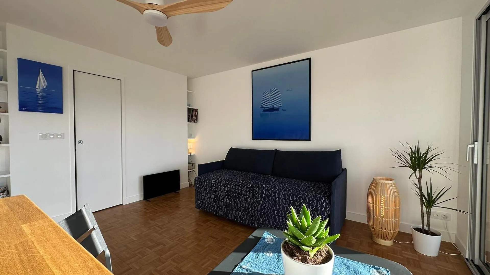 Mobility Lease- Sunny Studio With Large Balcony, Park View At Paris 15 Apartment