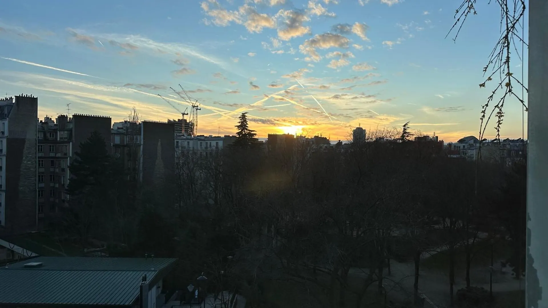 Mobility Lease- Sunny Studio With Large Balcony, Park View At Paris 15