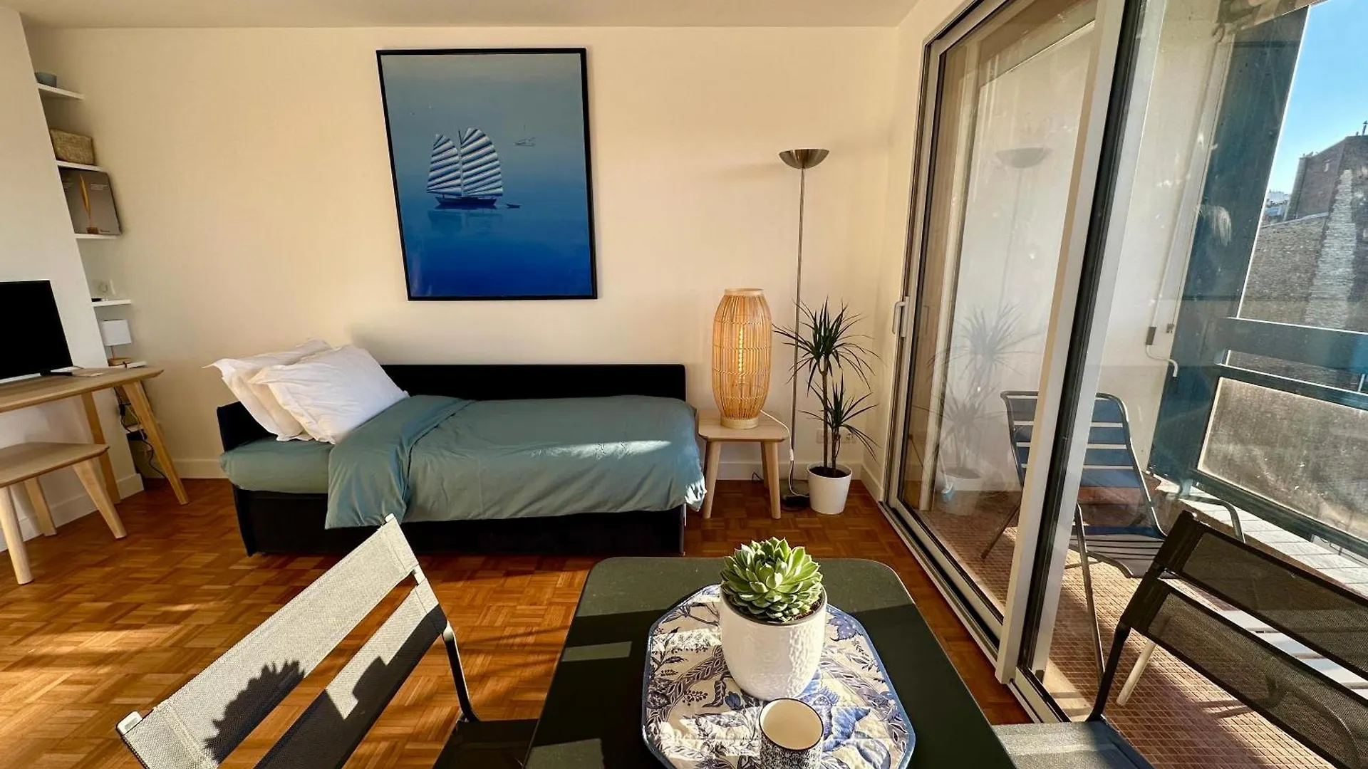 Mobility Lease- Sunny Studio With Large Balcony, Park View At Paris 15 0*,